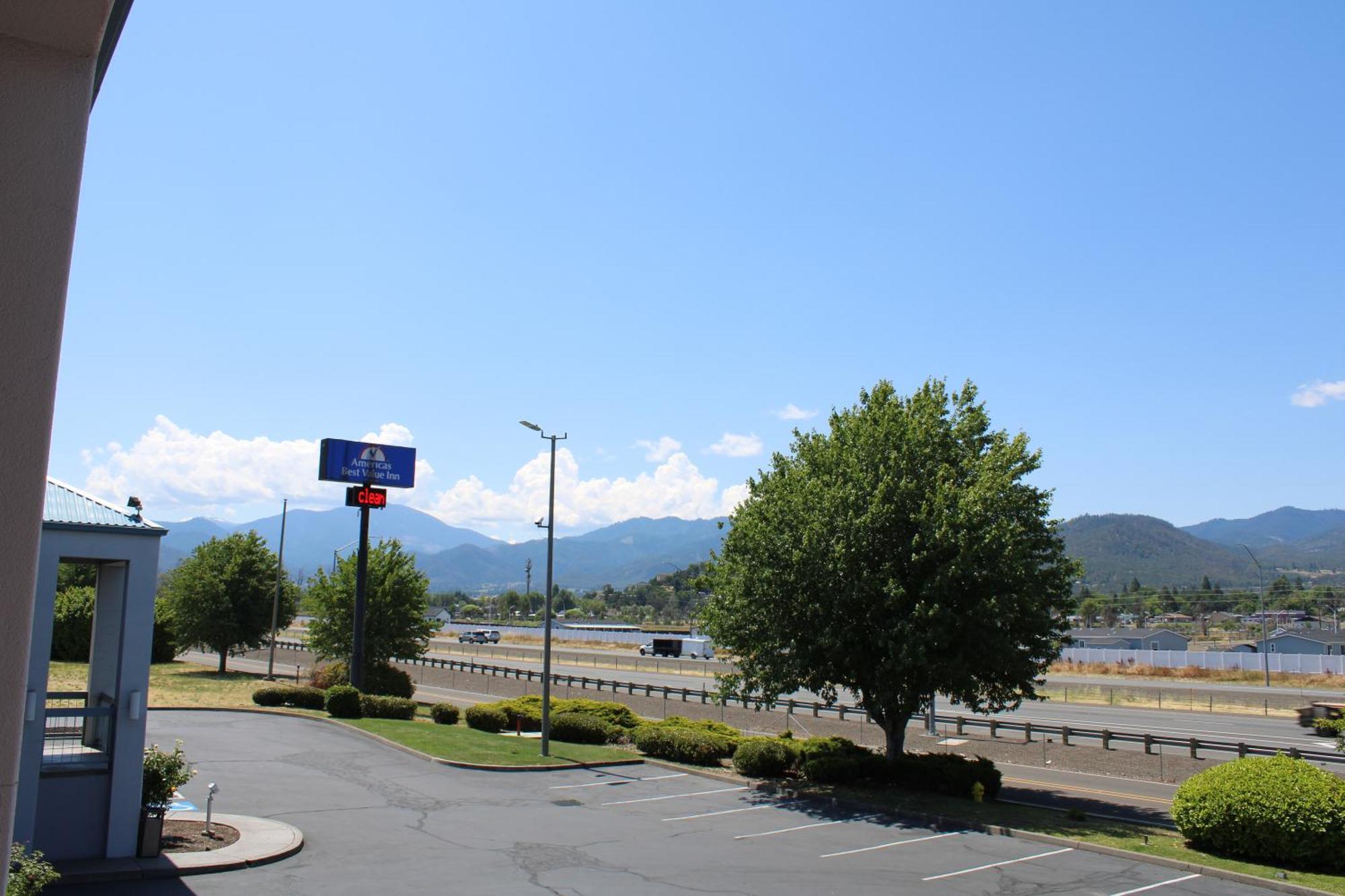 Americas Best Value Inn - Phoenix / Ashland Zewnętrze zdjęcie